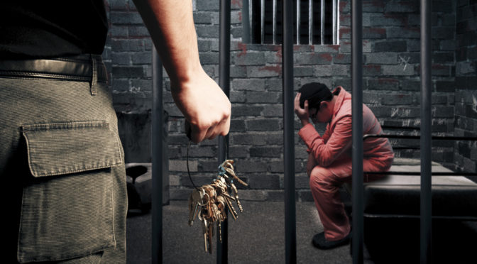 More federal defendants could avoid prison under new program