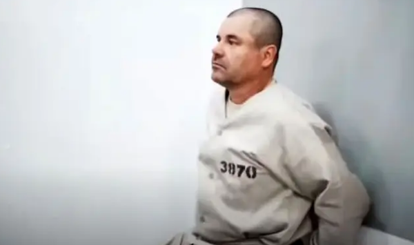 El Chapo’s Sons’ Hitmen Invade And Terrorise Mexican TownA group of hitmen led by El Chapo’s sons have terrorised a town in Mexico. Watch here:https://www.ladbible.com/news/el-chapo-son-armed-men-terrorise-town-20220219  ￼