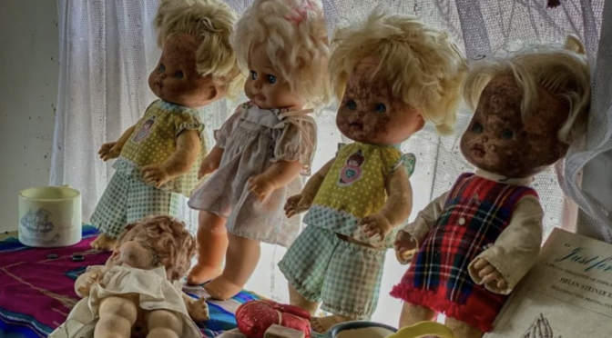 Inside twisted serial killer’s abandoned home containing creepy dolls